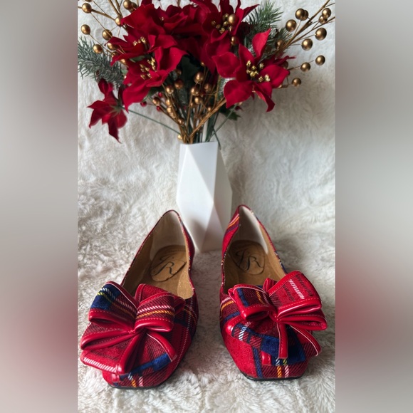J.Renee Plaid Flats - Picture 1 of 7